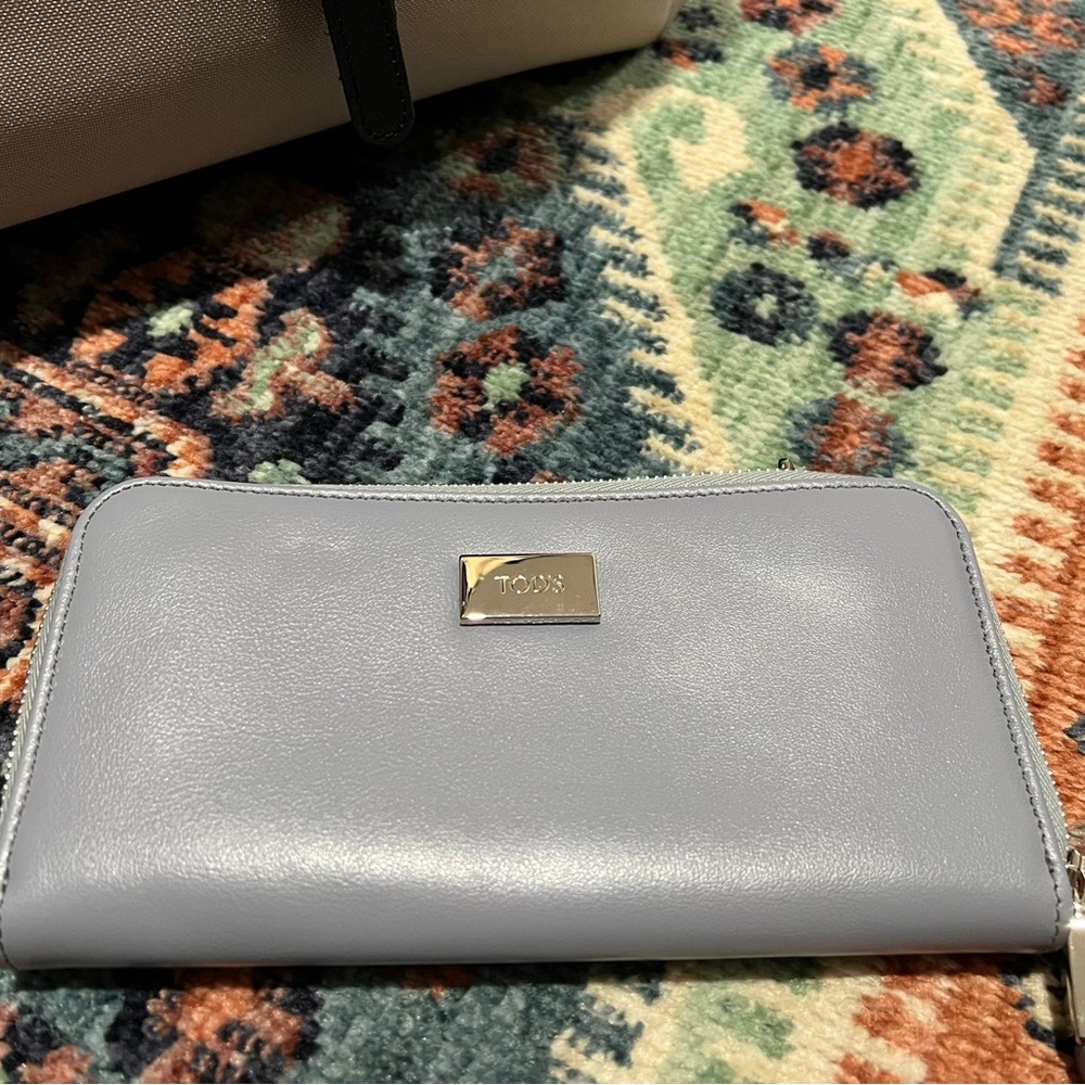 Tods grey wallet NEVER USED